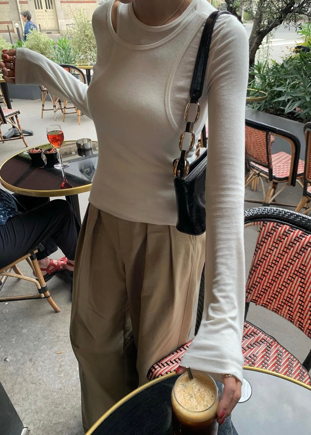 Unbalance layered top