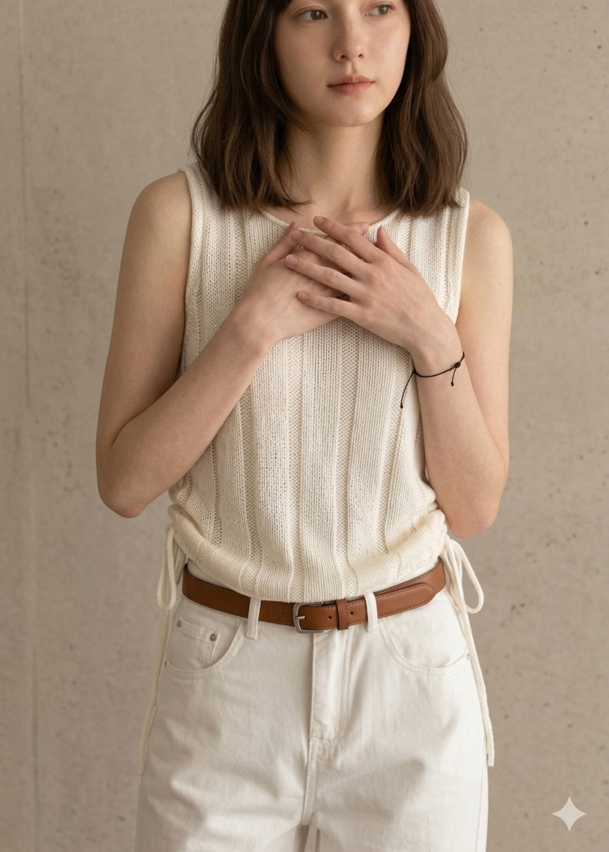 Side strapping knit vest
