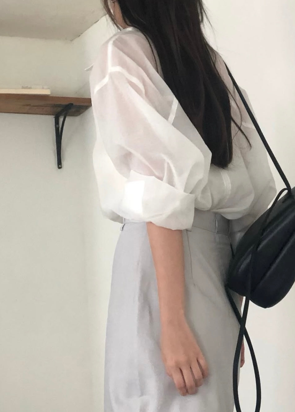 Back vented silky shirt