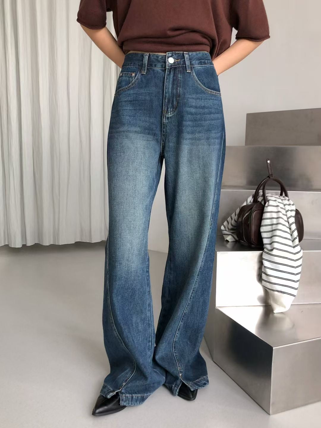 Oil wash vented jeans