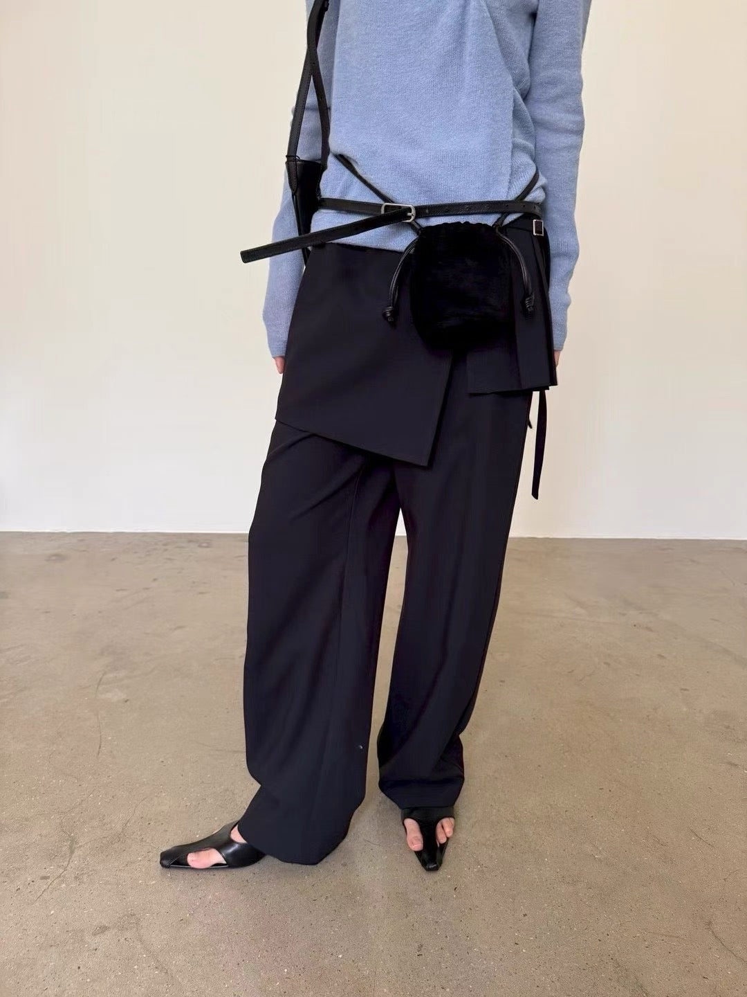 Apron layered trousers