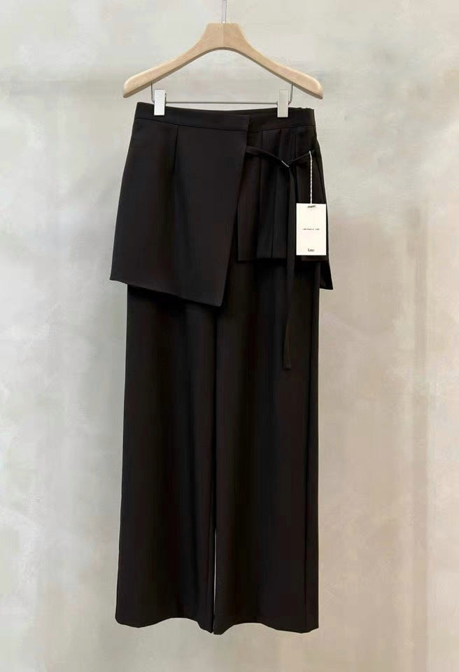 Apron layered trousers