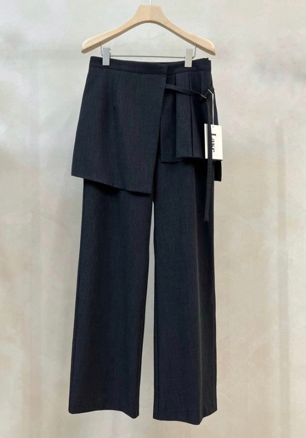Apron layered trousers