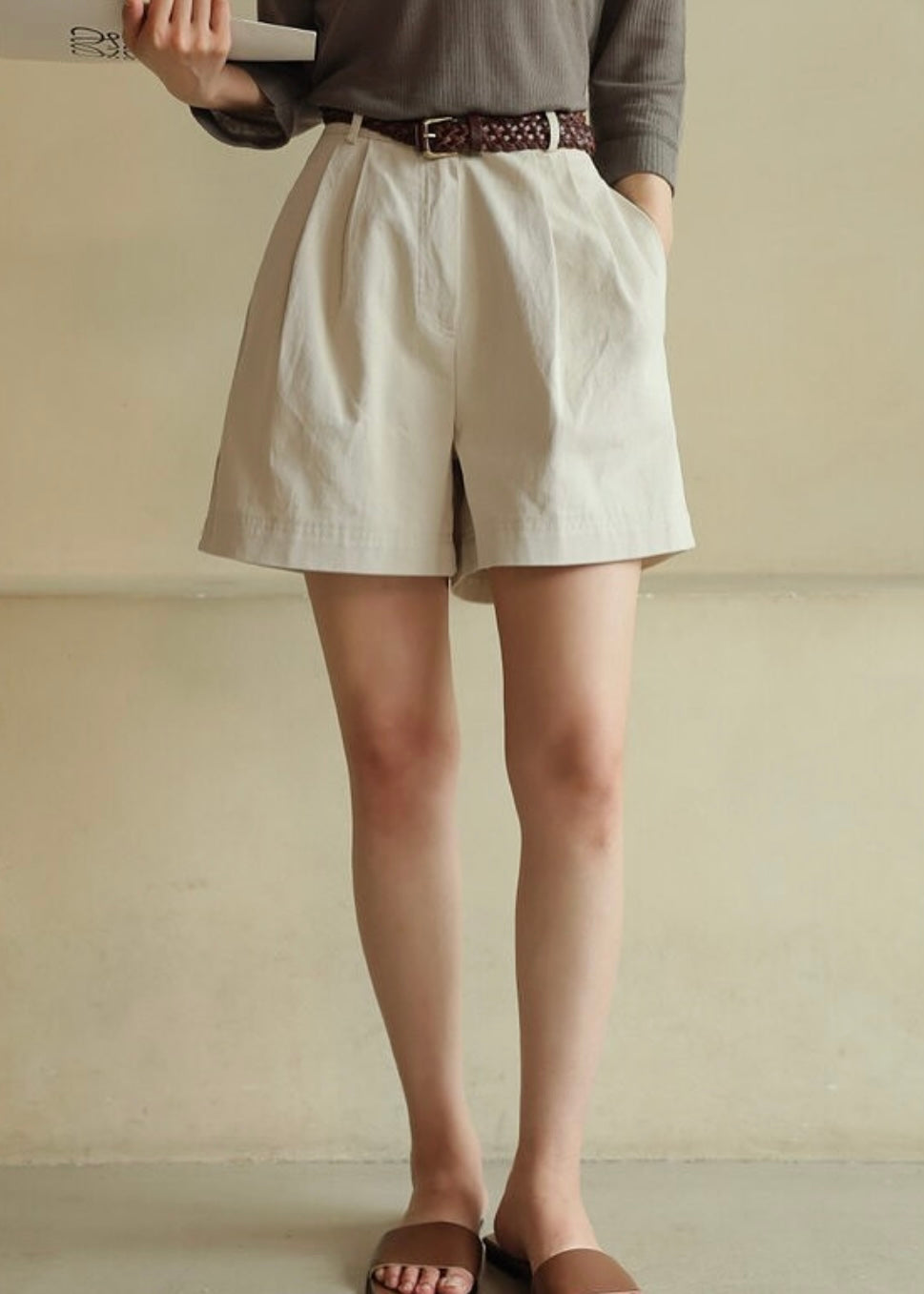 Double pleated chino shorts