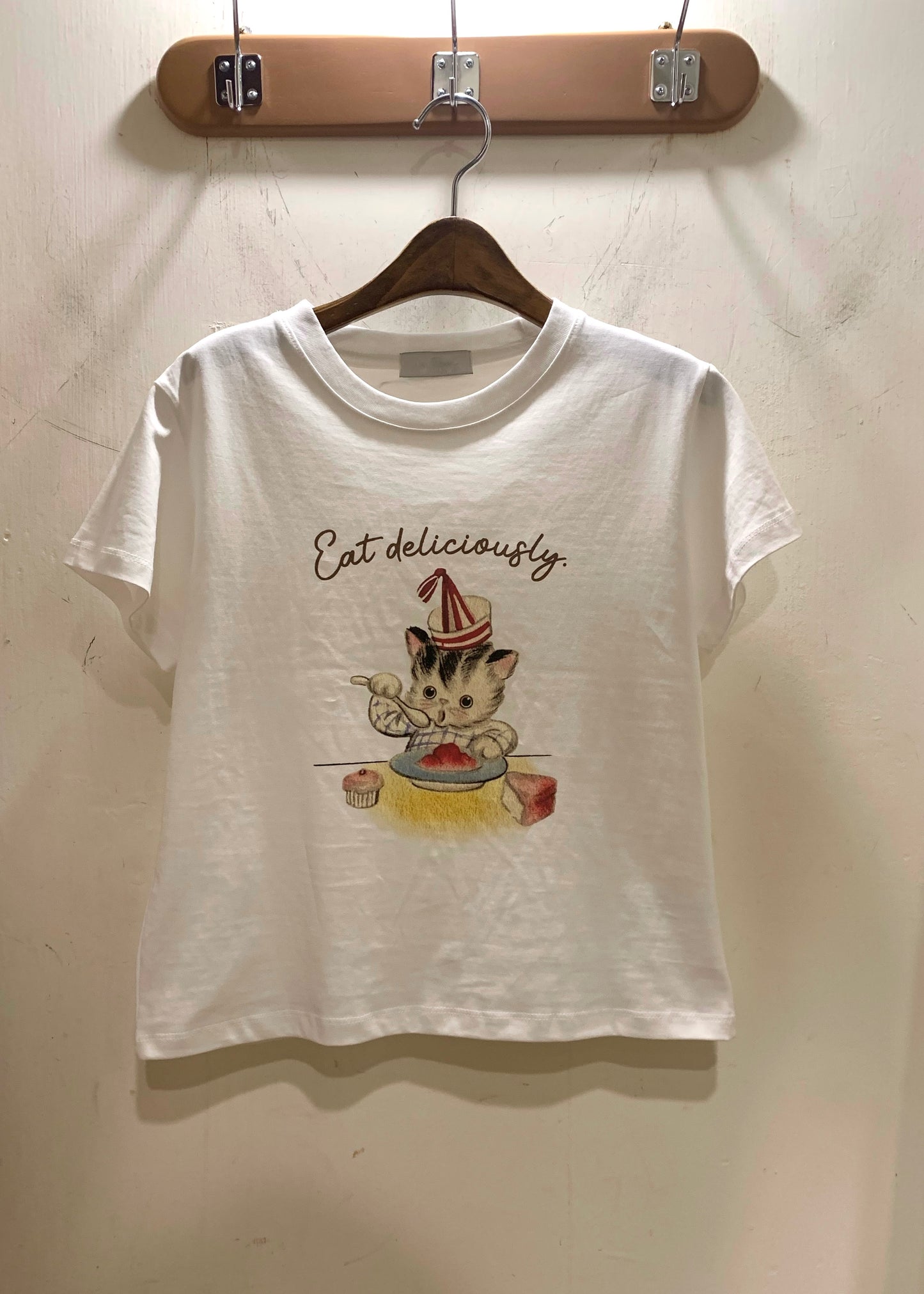 Kitten's tea time printed tee
