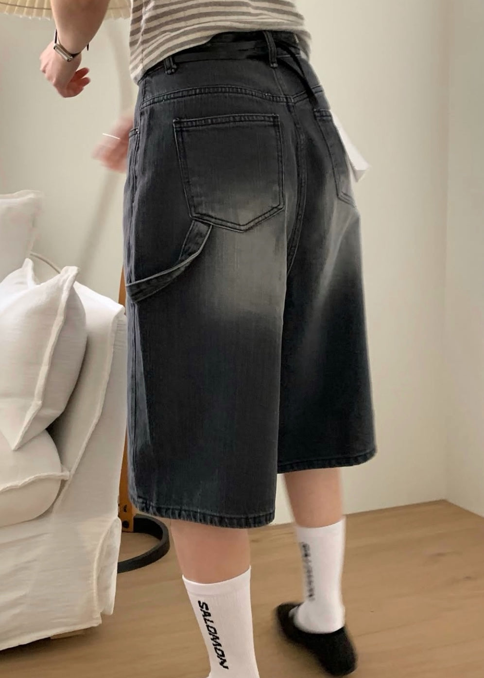 Mid washed painter shorts