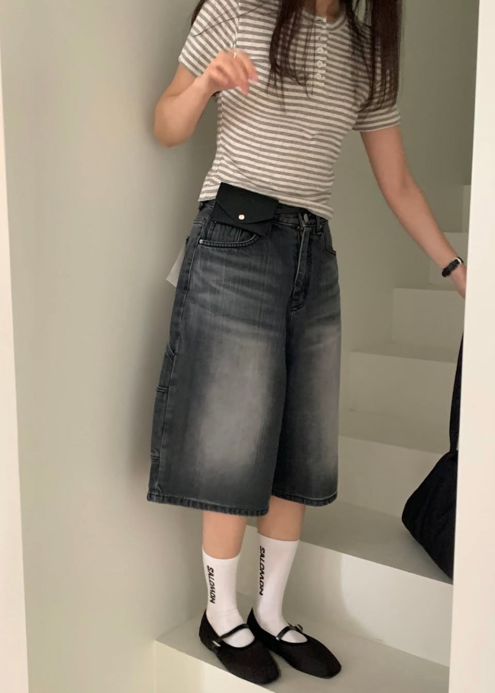 Mid washed painter shorts