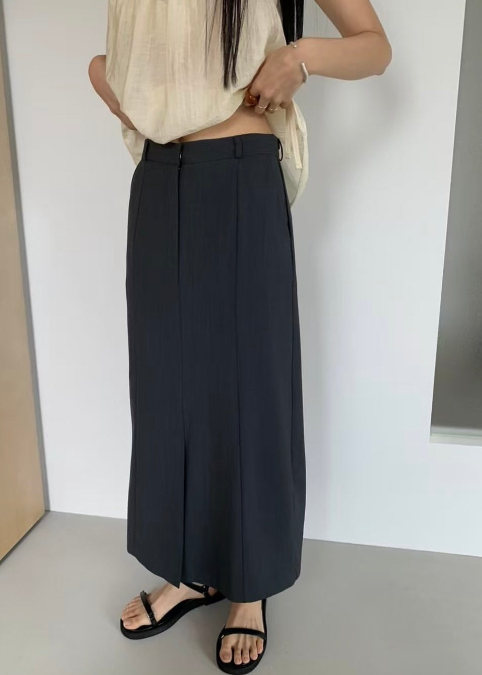 Front vented long skirt