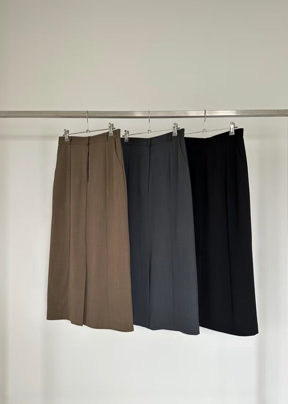 Front vented long skirt