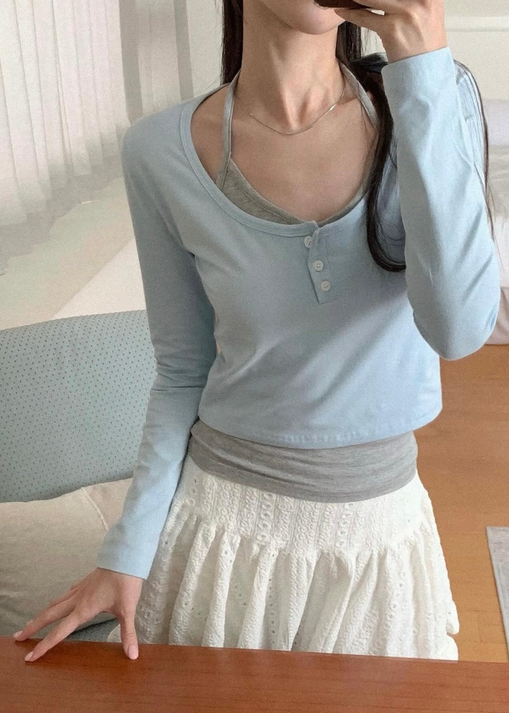 U-neck henry tee