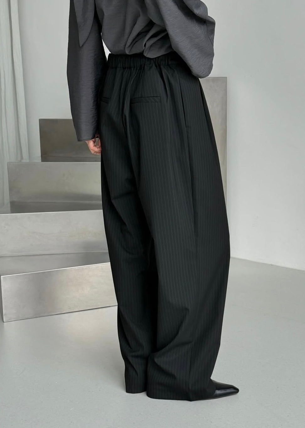 Casual pleated trousers