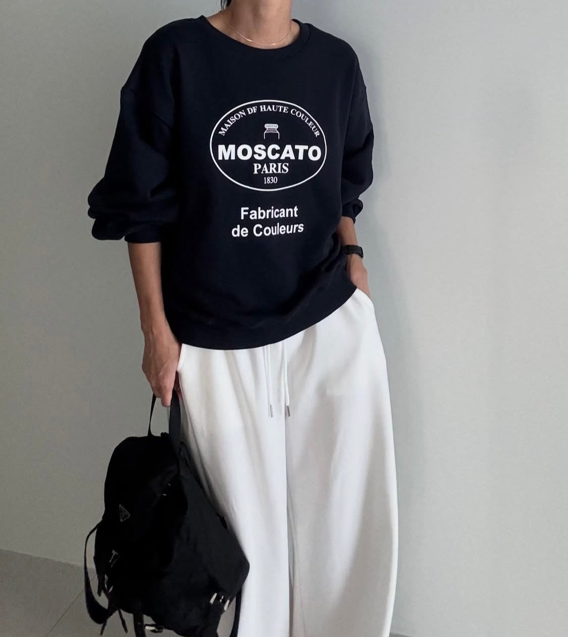 Moscato label sweater