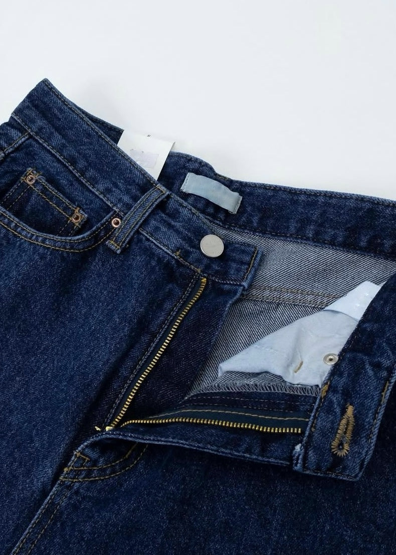Indigo straight jeans