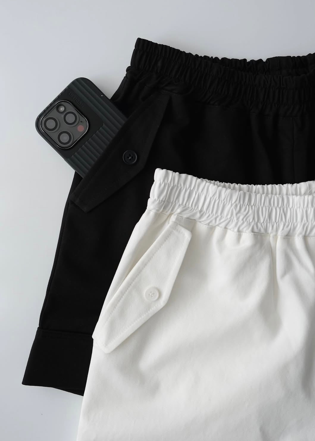 Boxy twill casual shorts