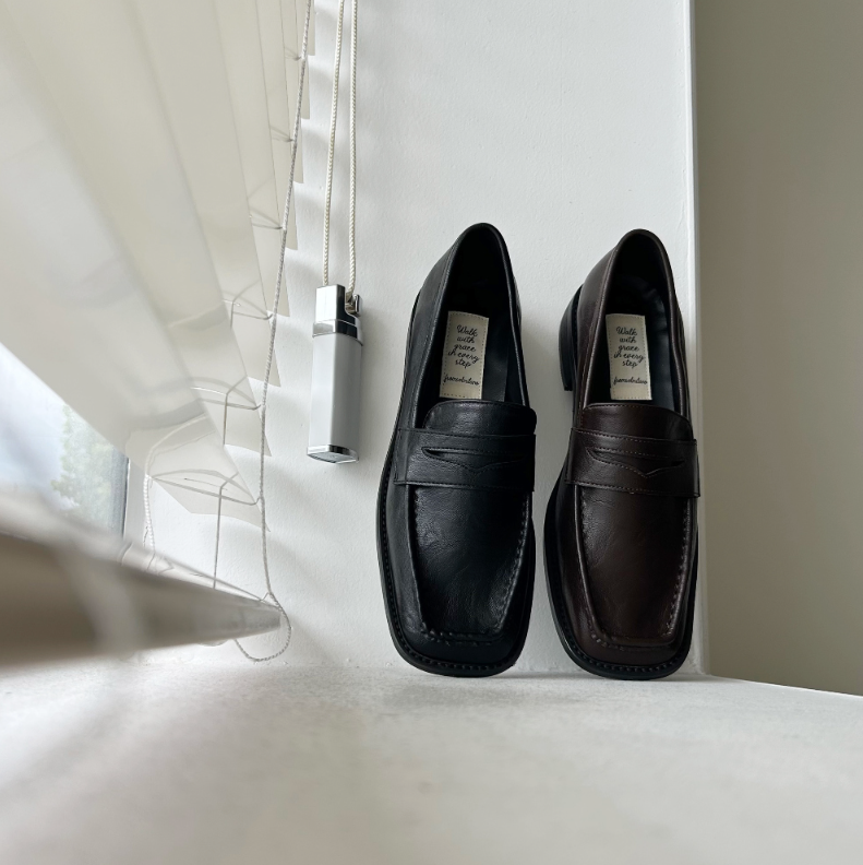 Square head loafers