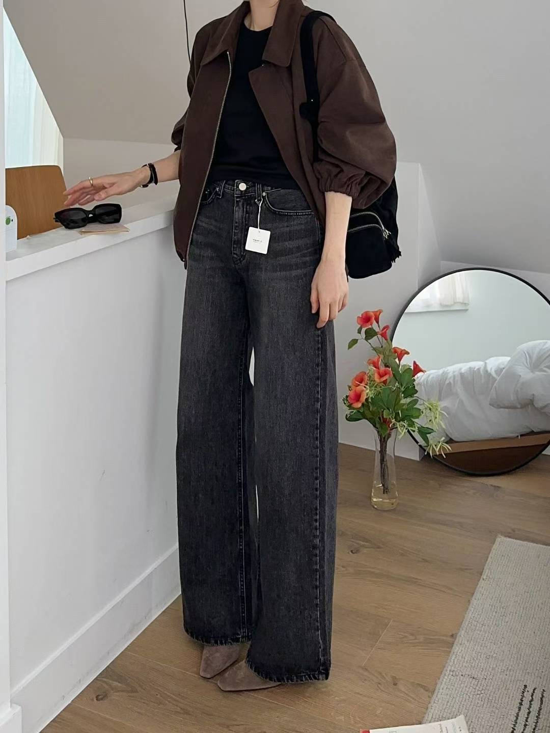 Stone washed dark jeans