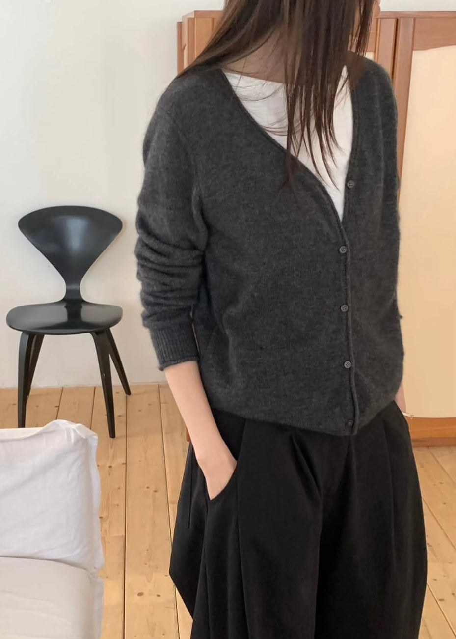 Curve v-neck cardigan