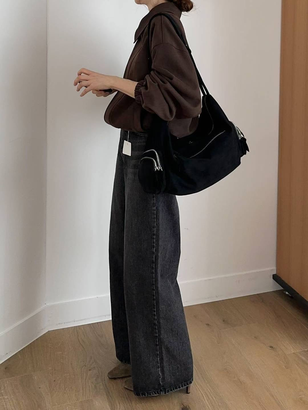 Stone washed dark jeans