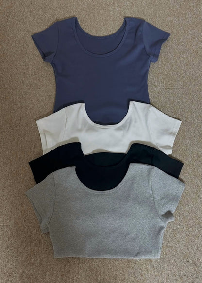 Round bottom U-neck tee