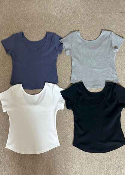 Round bottom U-neck tee
