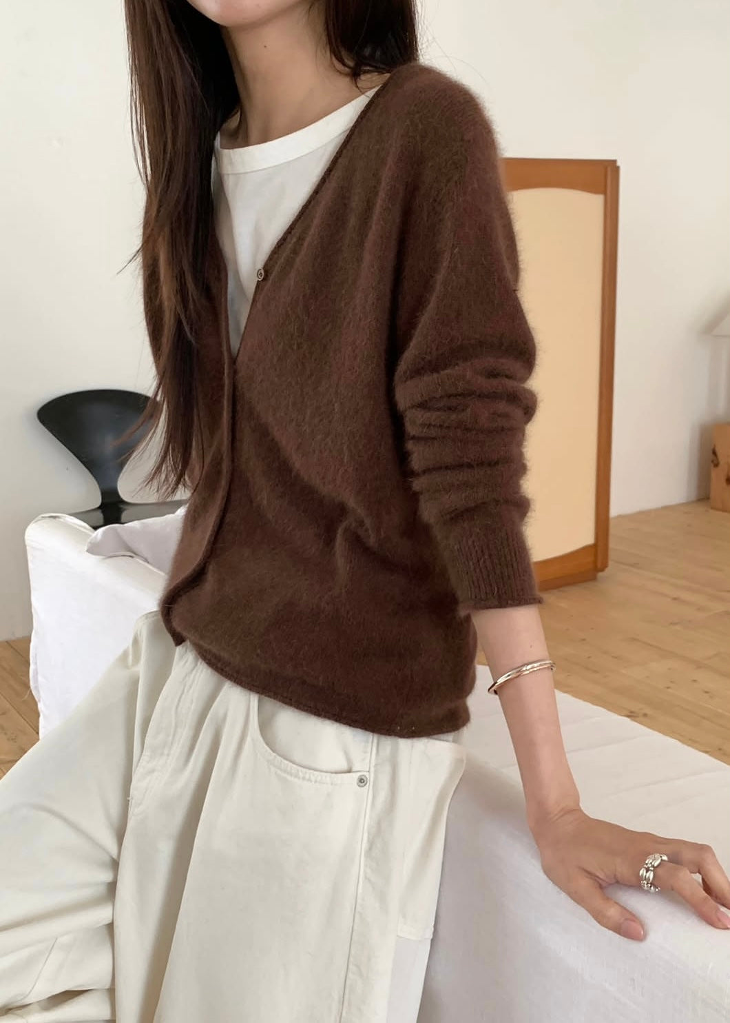 Curve v-neck cardigan