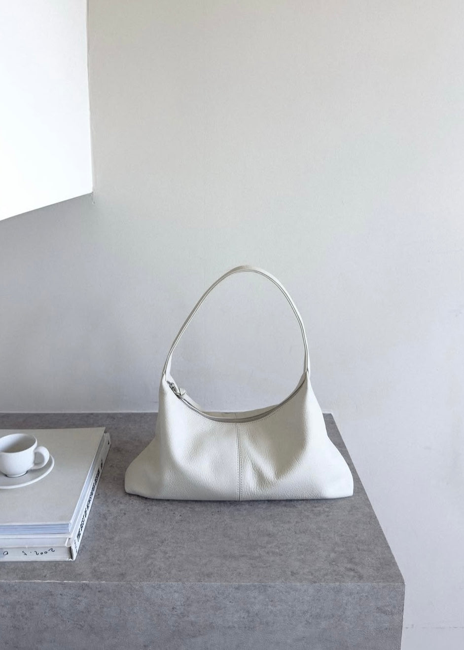 Mono shoulder bag