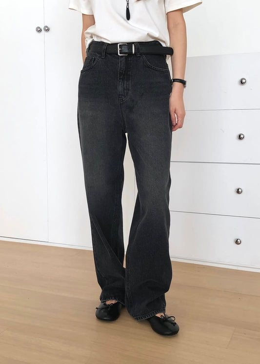 Dark washed straight jeans