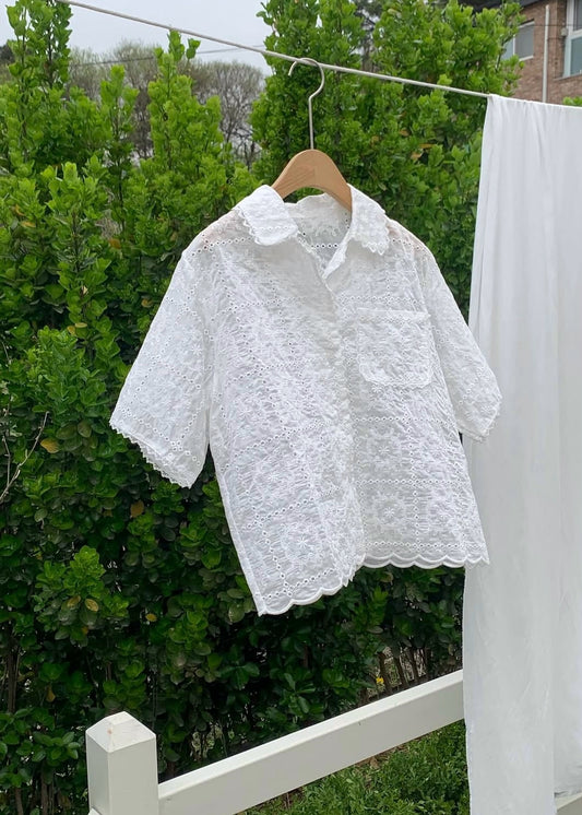English embroidery resort shirt