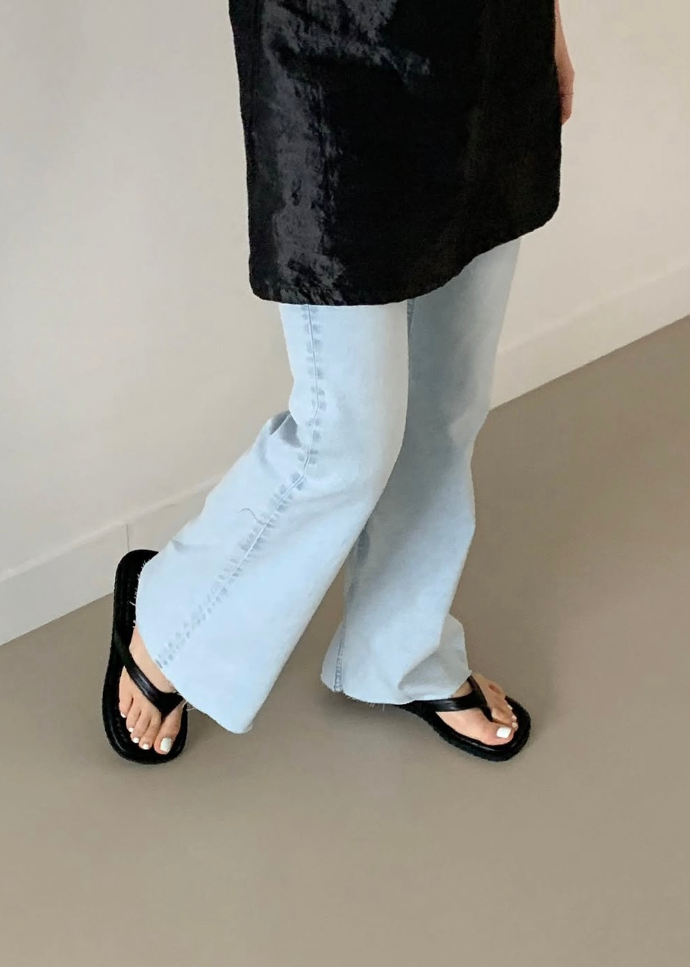 Square headed slippers