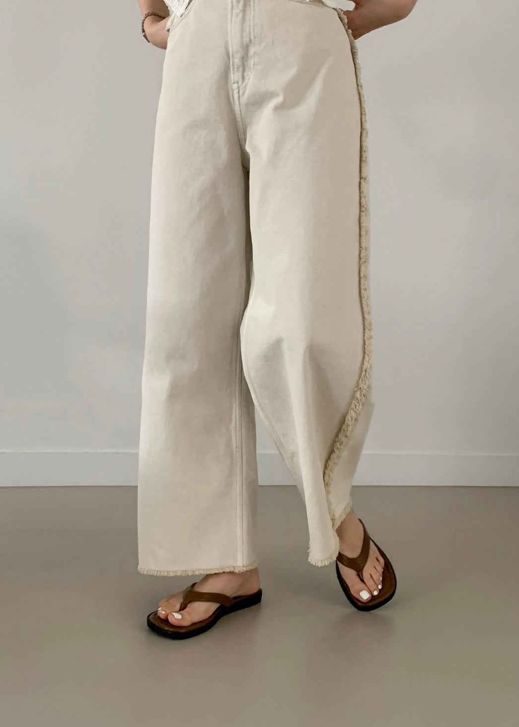 Square headed slippers