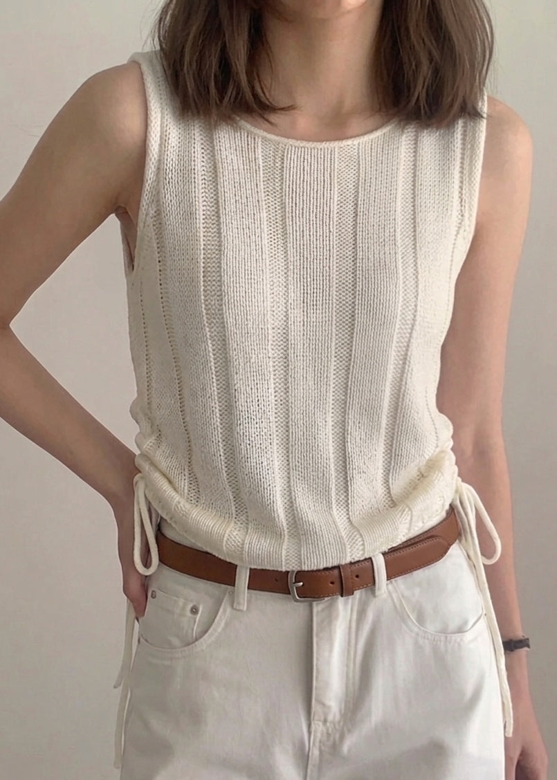 Side strapping knit vest
