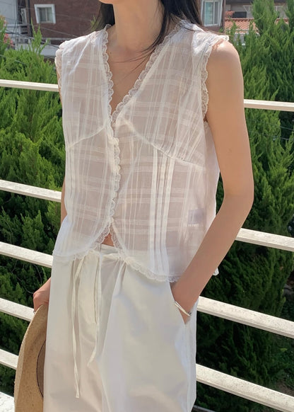 Lace edge checkers blouse