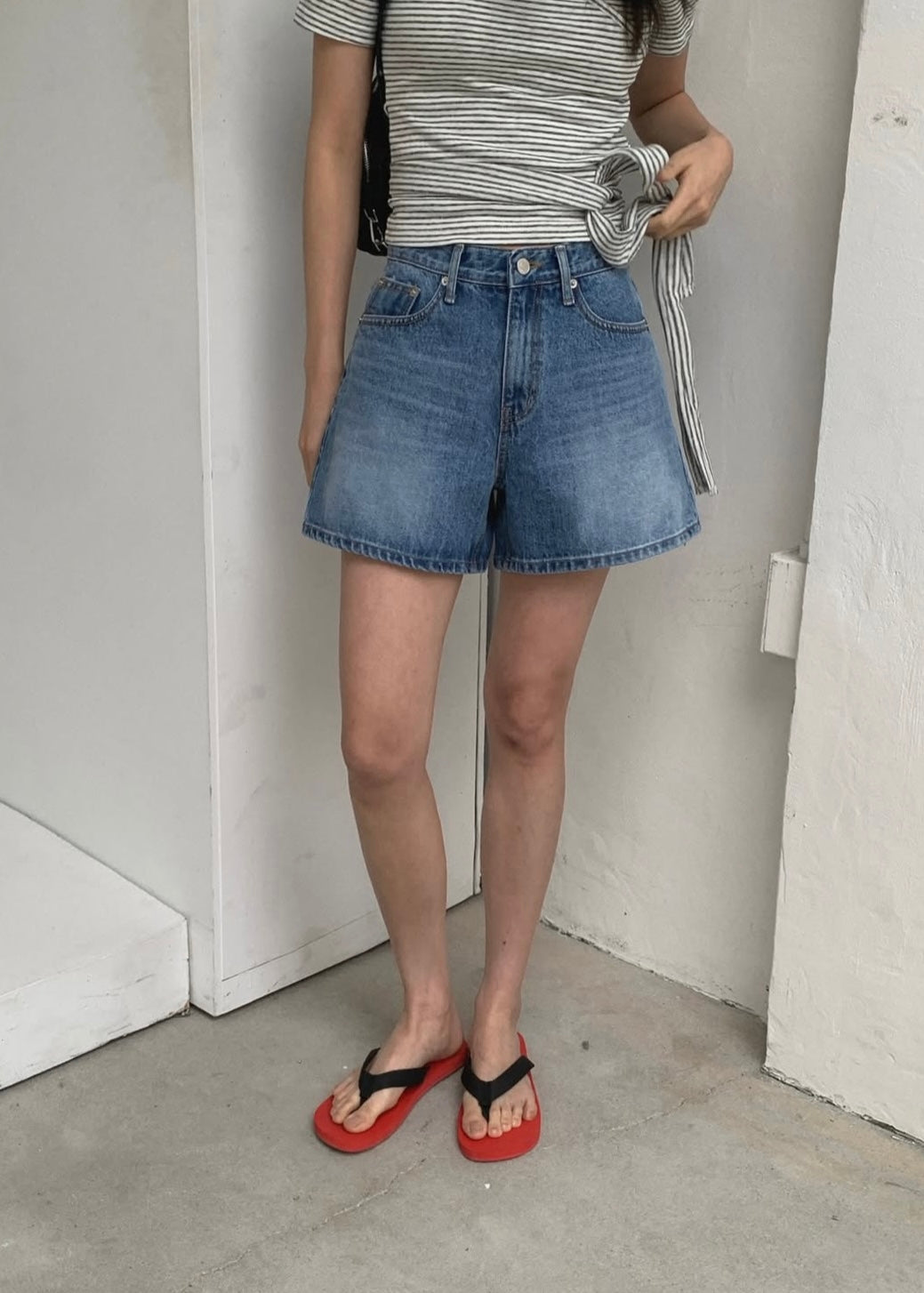 Denim belted indigo shorts