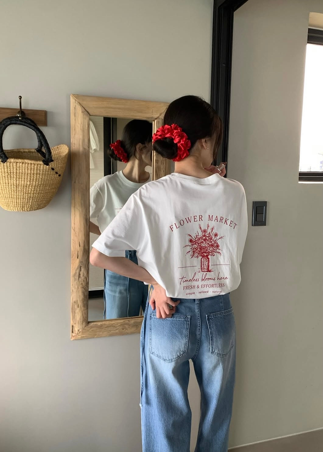 Flowers market tee