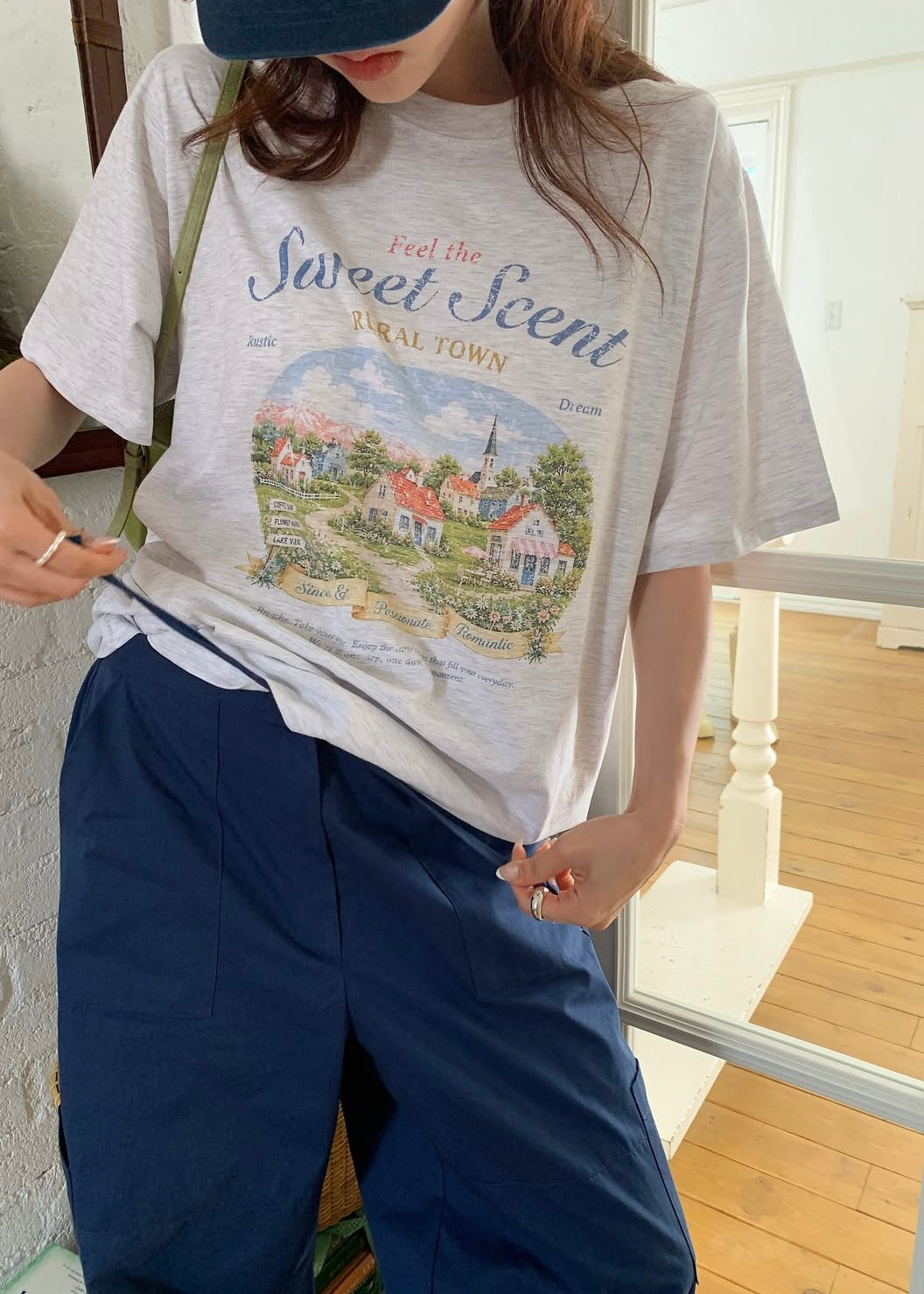 Sweet scent tee