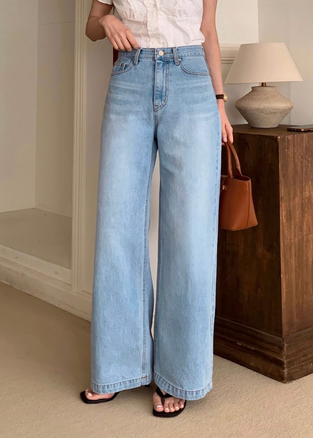 Light washed wide straight jeans