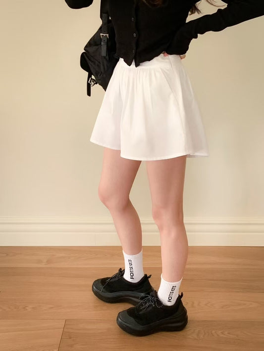 Pleated flare shorts