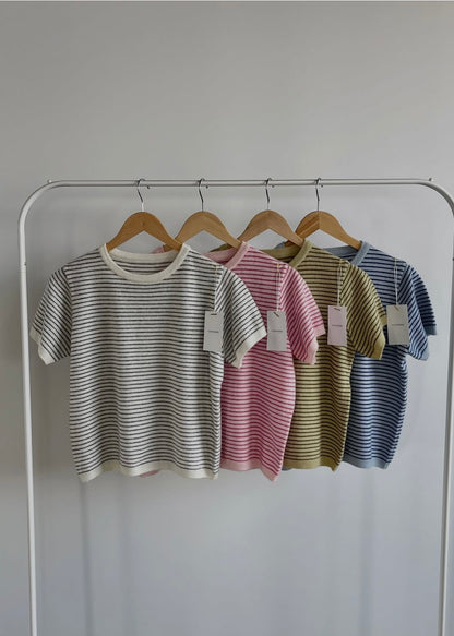 Borders knit tee