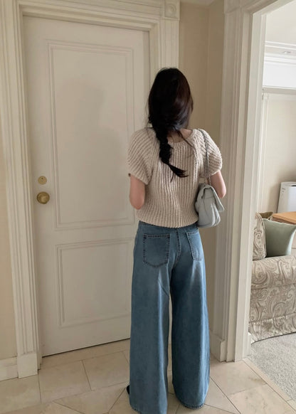 Loosen whiskers indigo jeans