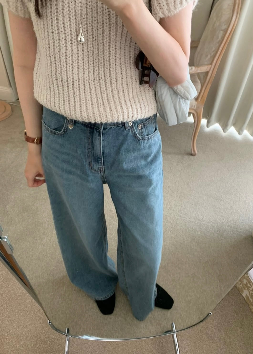 Loosen whiskers indigo jeans