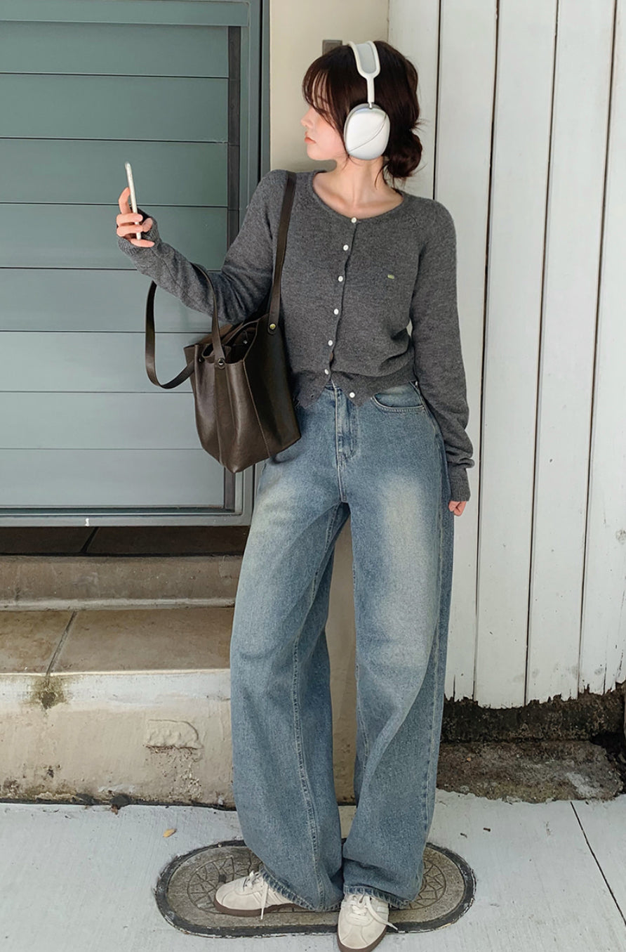 Cropped pin cardigan