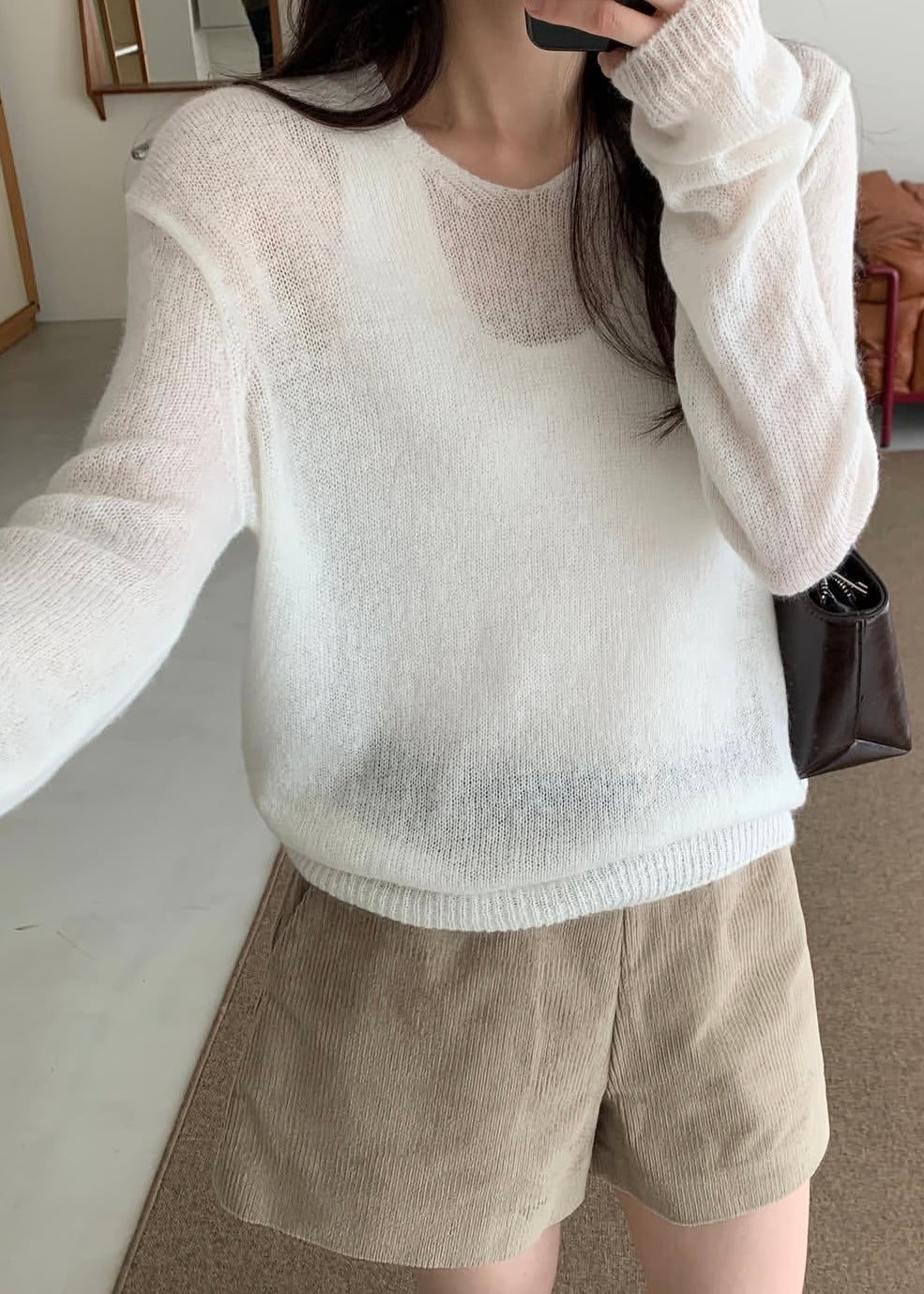 V-neck airy knit jumpers