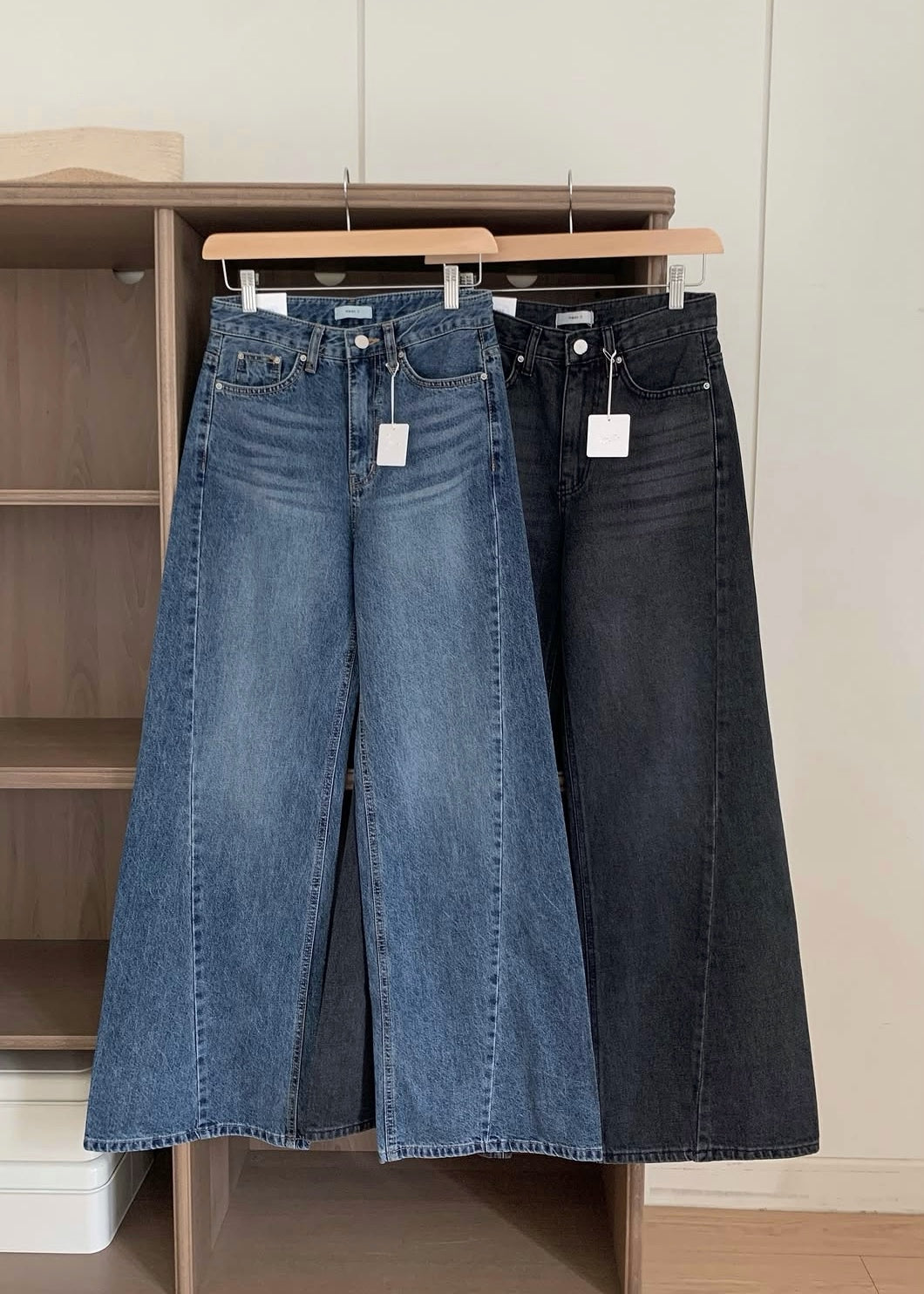 Irregular seam wide jeans