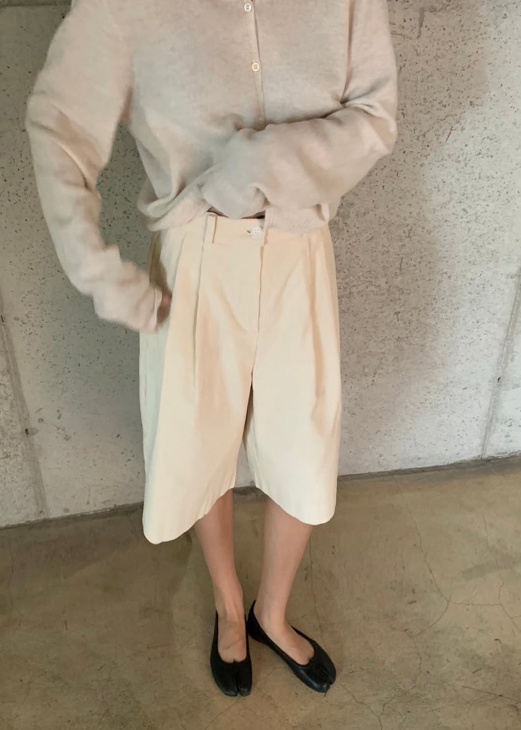 Corduroy pleated shorts