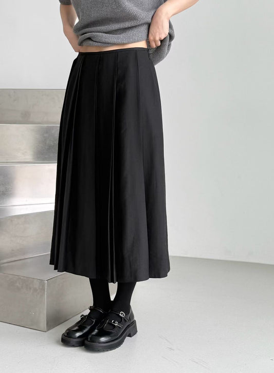 Balance pleated flare skirt