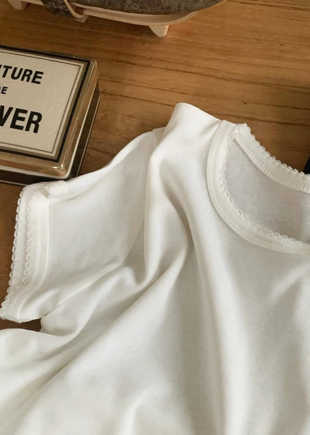 Wavy edge tee