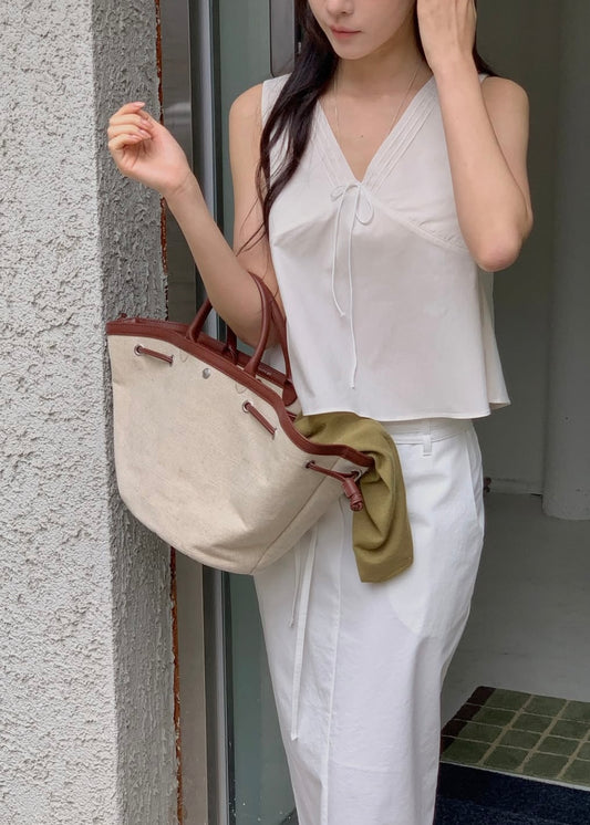 V-neck ribbon blouse
