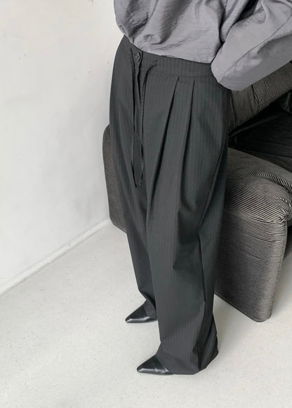 Casual pleated trousers