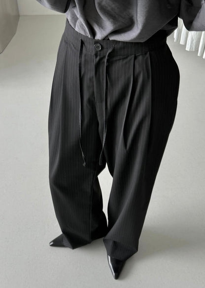 Casual pleated trousers