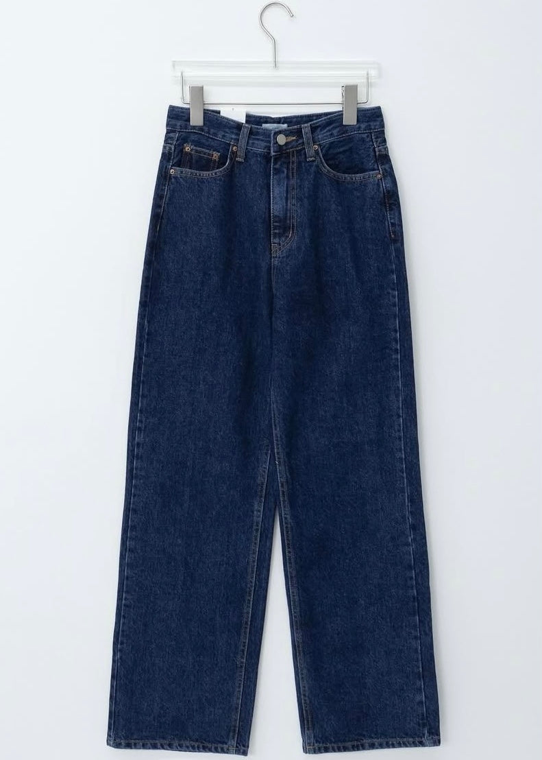 Indigo straight jeans